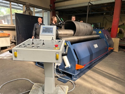 Vier-Walzen-Rundbiegemaschine